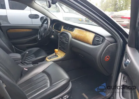 2002 Jaguar X-Type 2.5L z USA, uszkodzony, nr VIN SAJEA51D42XC33363